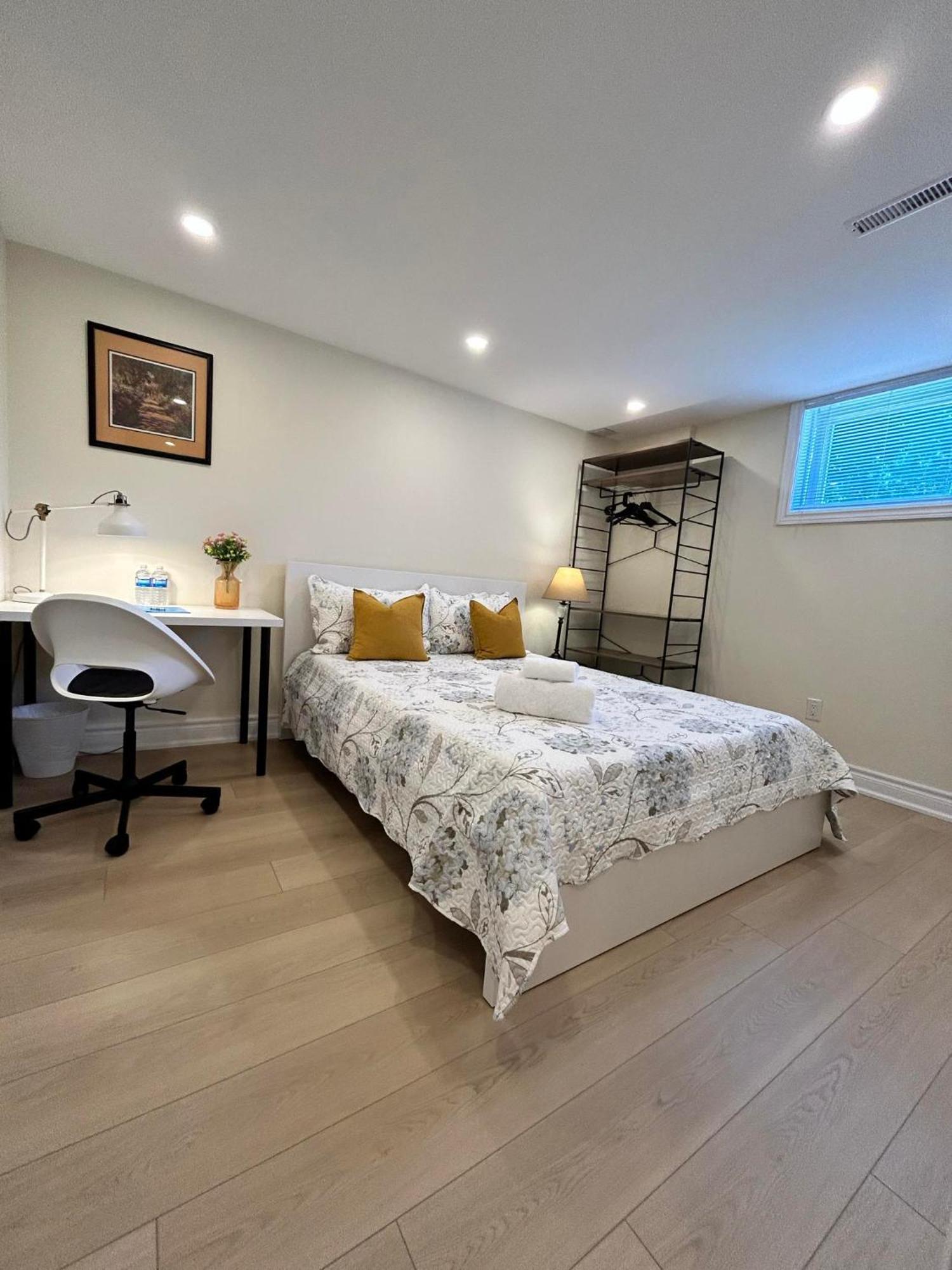 Brand New Lower Home With Exclusive Bathroom Toronto Zewnętrze zdjęcie