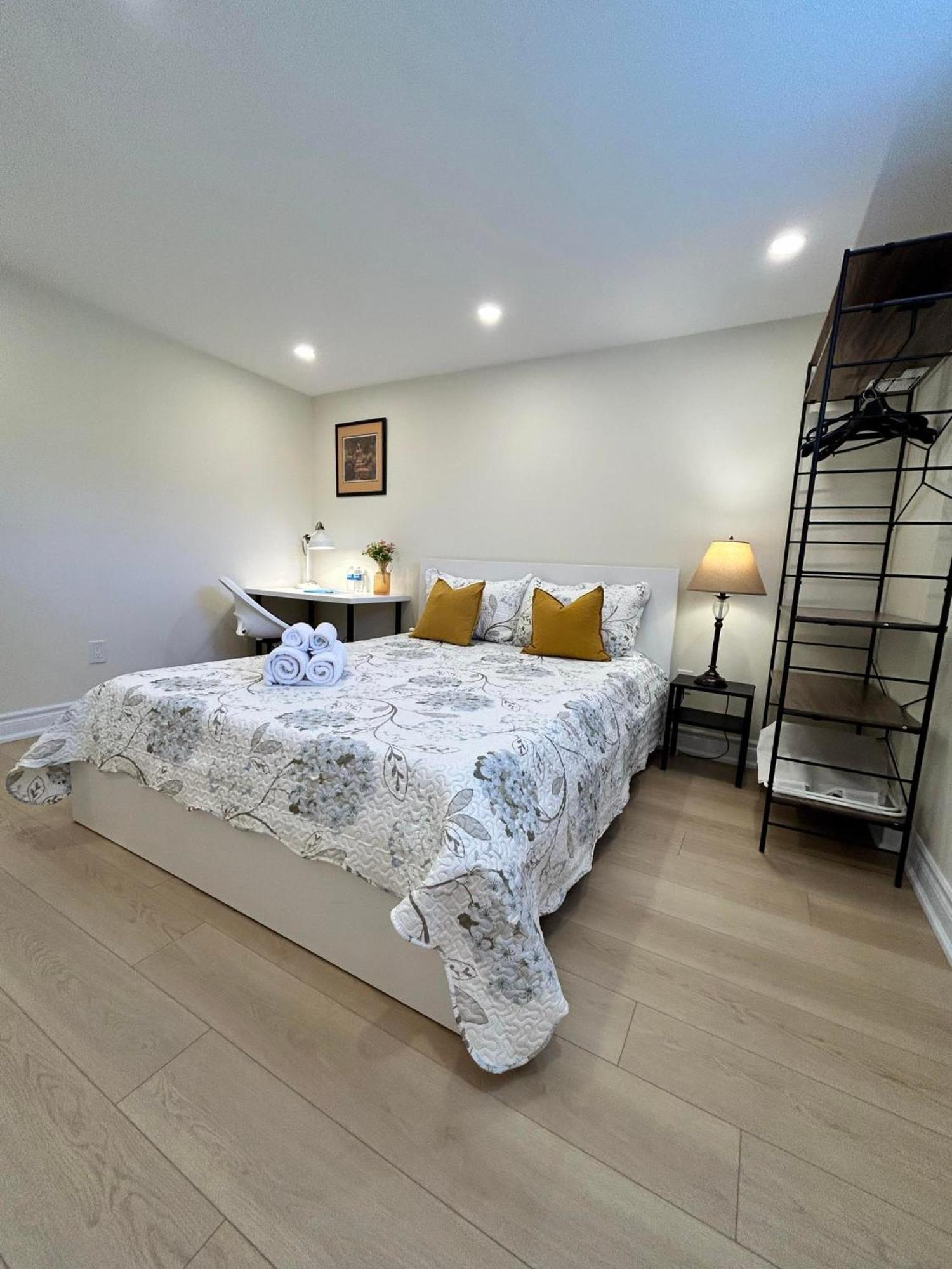Brand New Lower Home With Exclusive Bathroom Toronto Zewnętrze zdjęcie